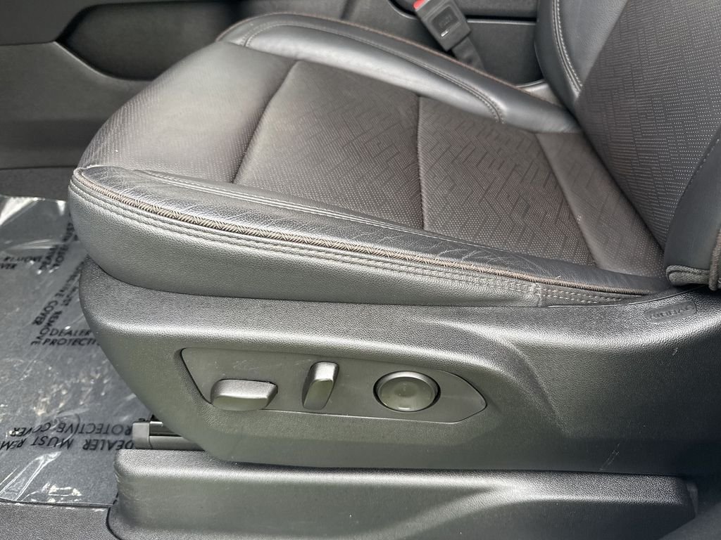 Used 2024 White Chevrolet High Country image 12