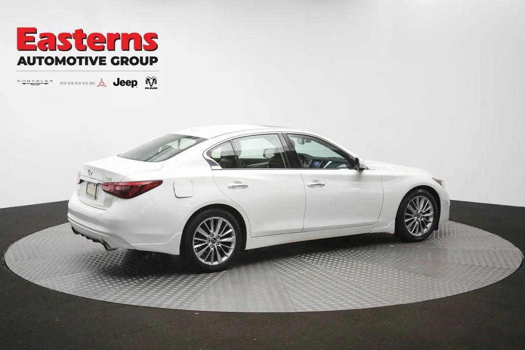 Used 2023 White INFINITI LUXE image 46