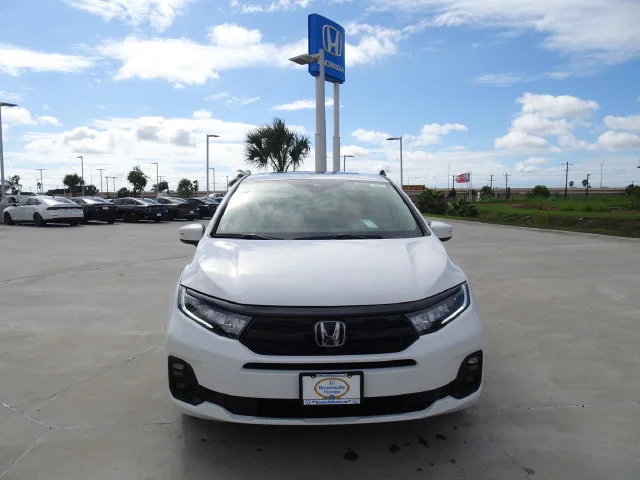 New 2027 Platinum White Pearl Honda Touring image 2