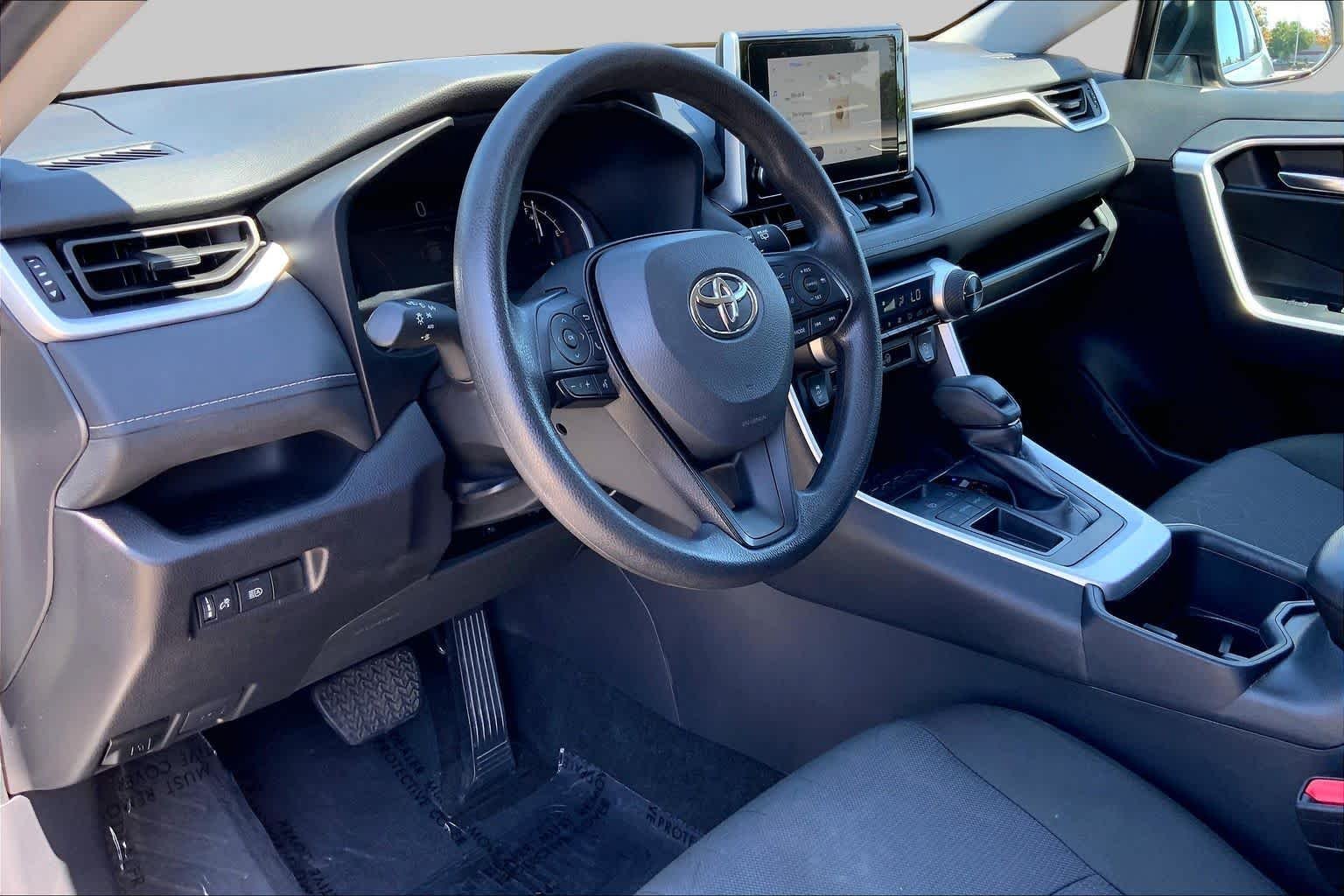 Used 2025 Silver Sky Metallic Toyota XLE image 17