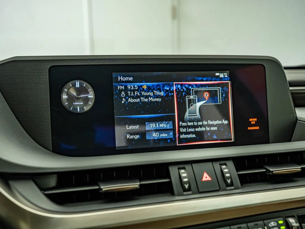 Used 2019 White Pearl Lexus 350 image 26