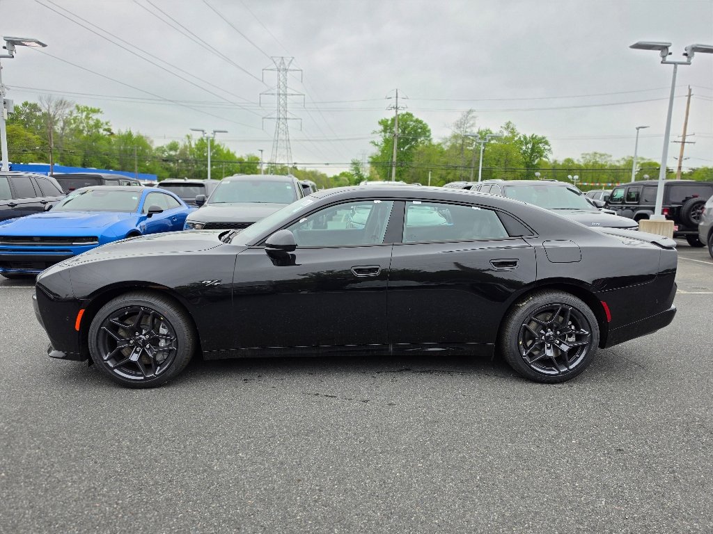 New 2026 Diamond Black Crystal Pearlcoat Dodge R/T image 9