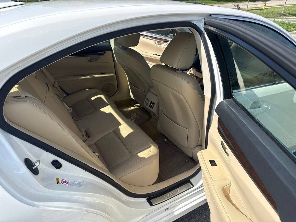 Used 2014 Starfire Pearl Lexus 350 image 21