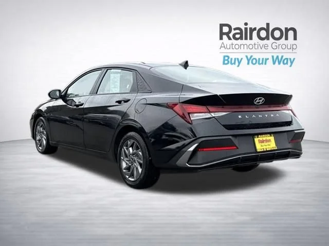 Used 2024 Abyss Black Hyundai SEL image 5