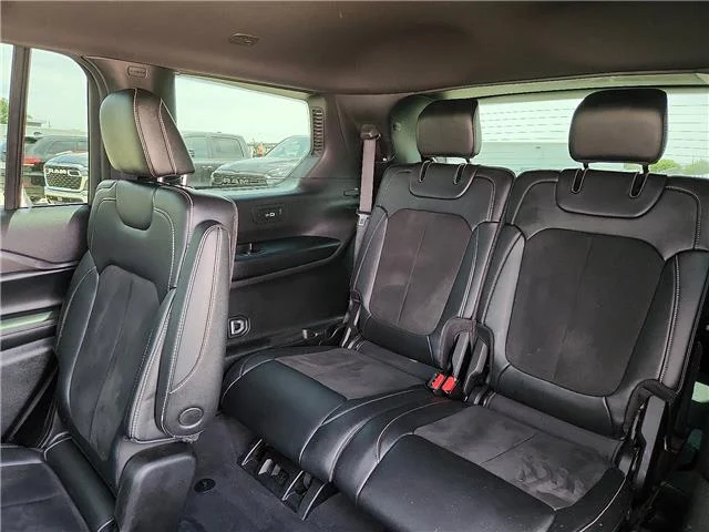 Used 2023 White Jeep Altitude 4x4 image 9