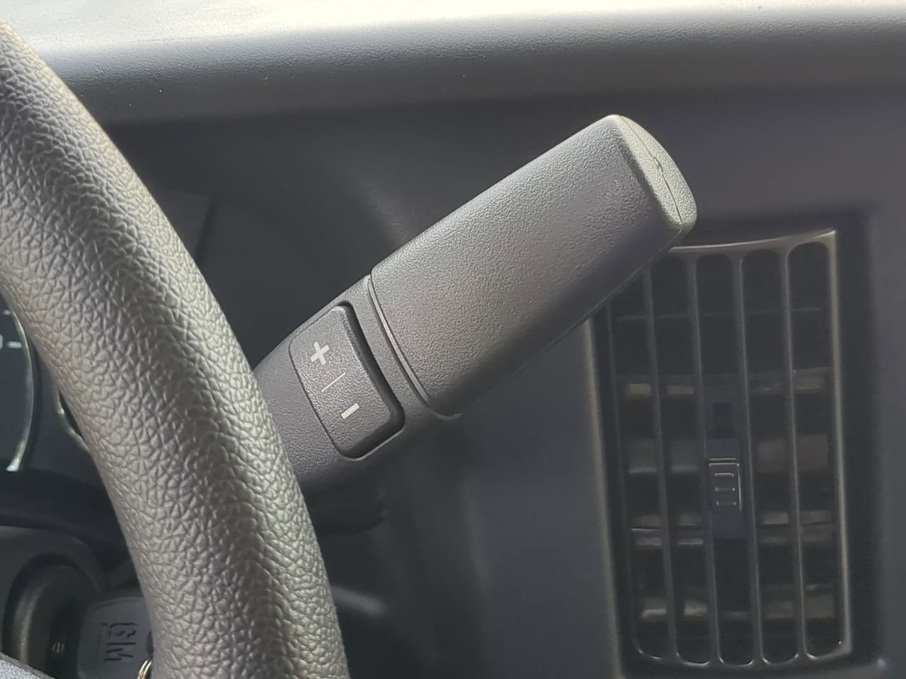 2025 GMC Savana Cargo Work Van - Photo 15