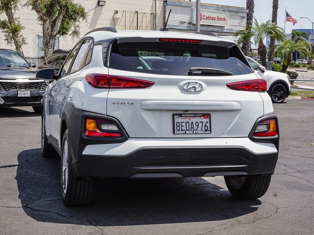 Used 2018 White Hyundai SEL image 4