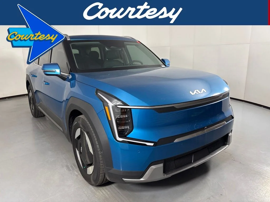 New 2026 Ocean Blue Kia Wind AWD image 1