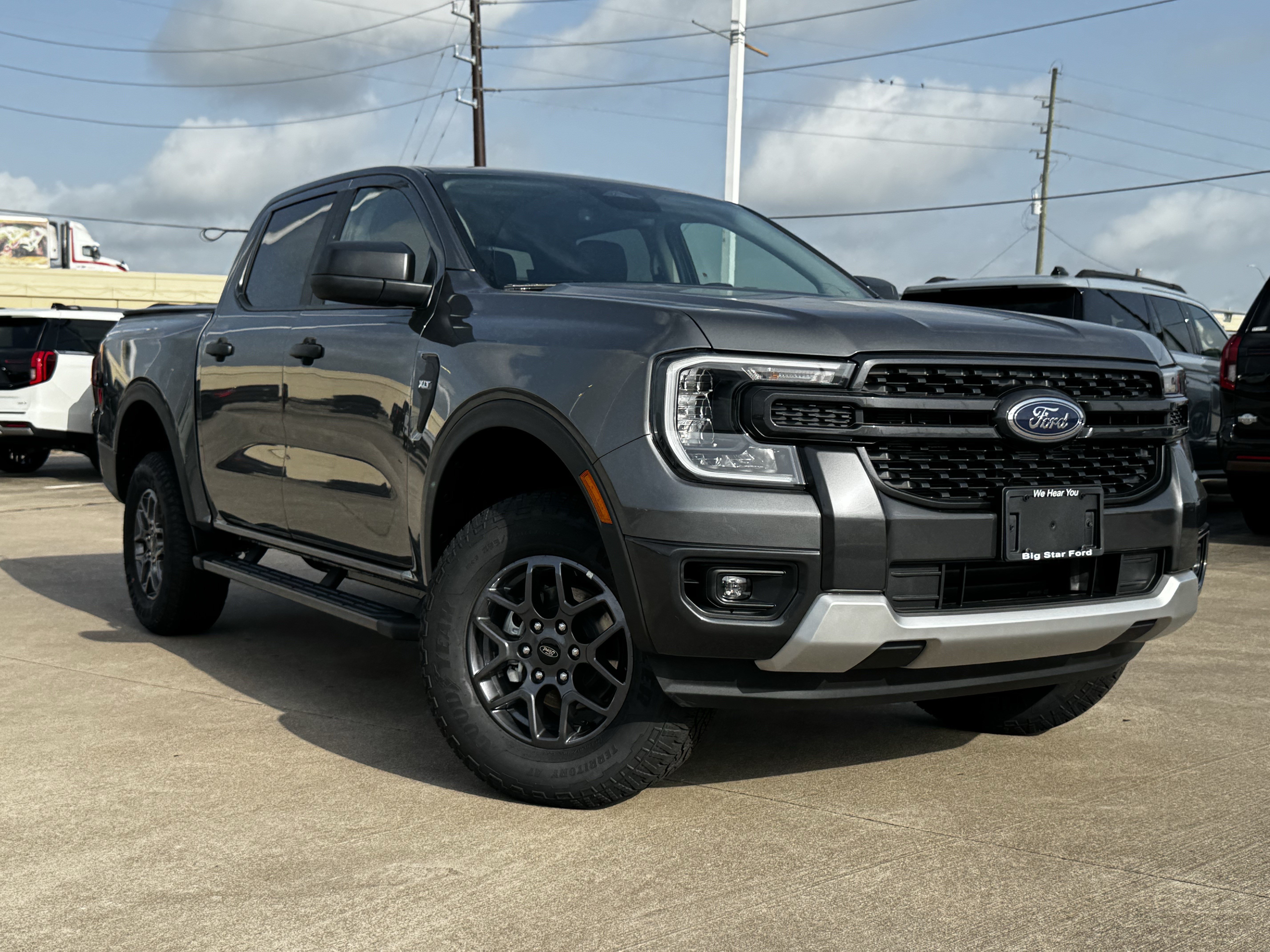New 2026 Carbonized Gray Metallic Ford XLT image 2