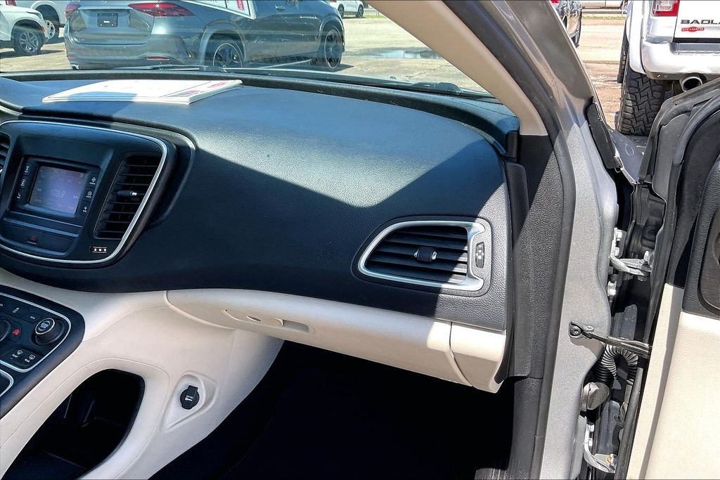 Used 2015 Silver Chrysler Limited image 22