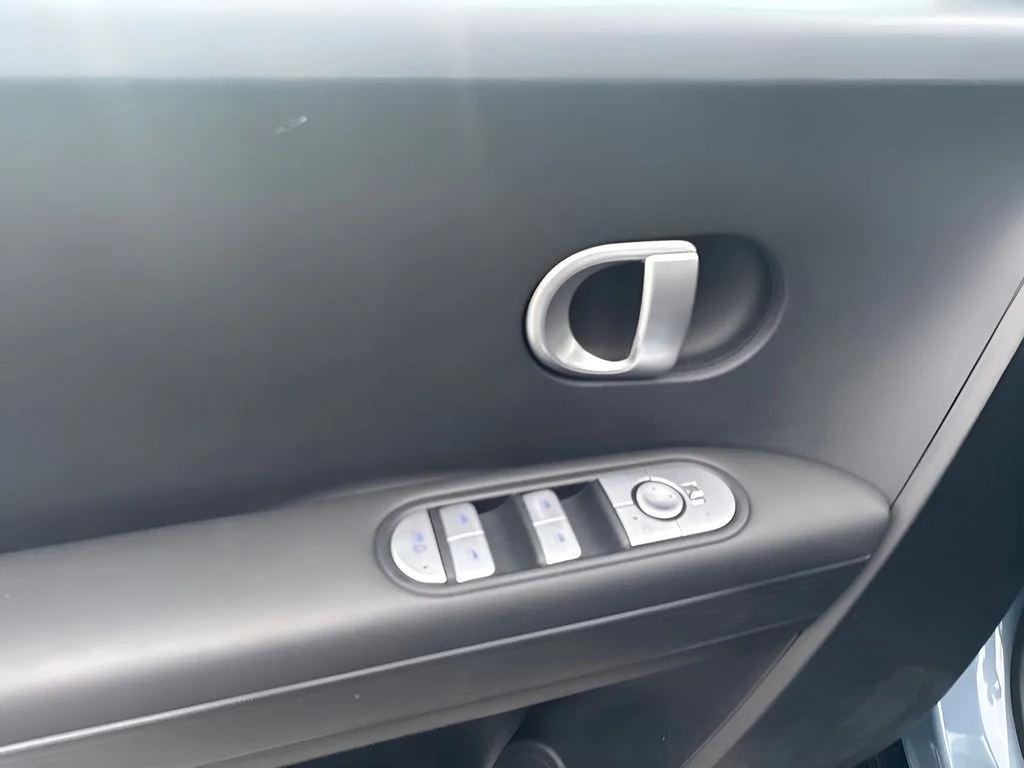 Used 2024 Blue Hyundai SEL image 18
