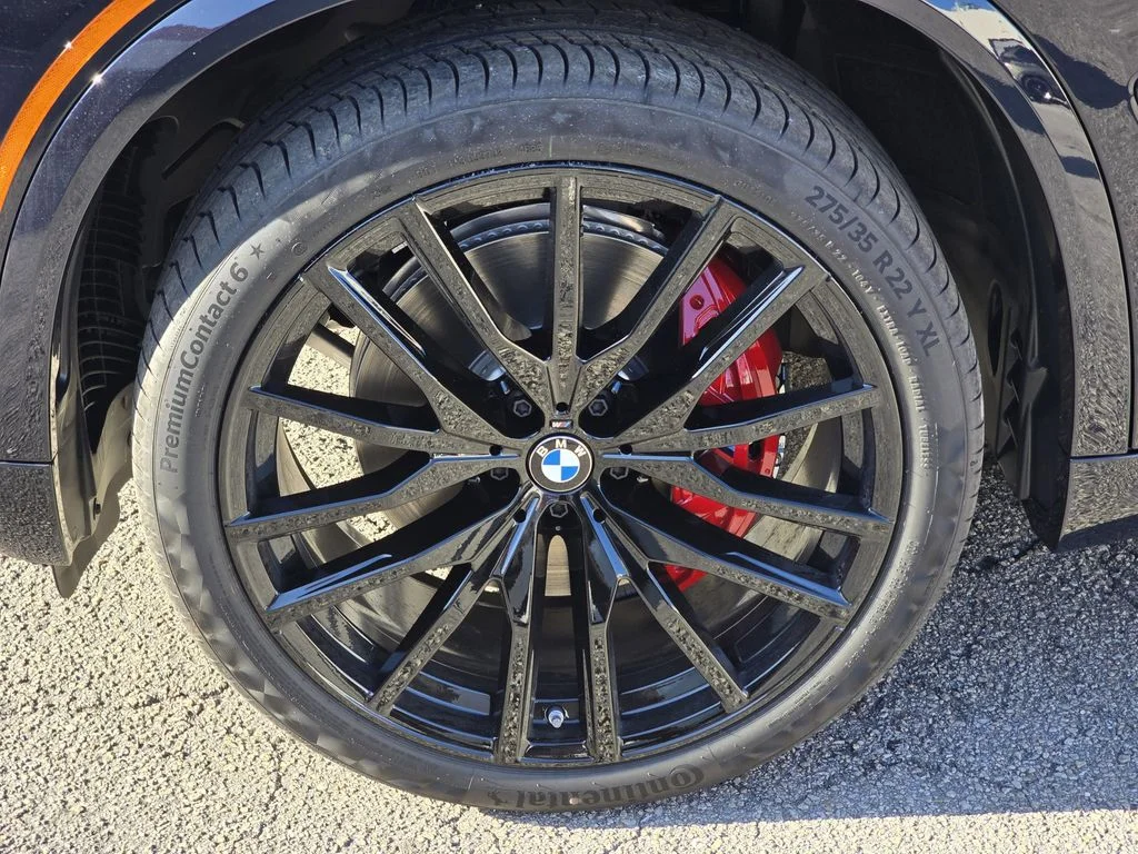 Used 2026 Black BMW sDrive40i image 5