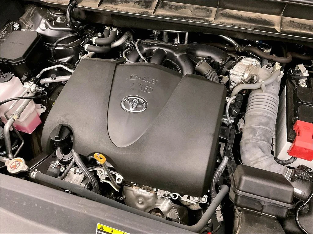 Used 2022 Gray Toyota XLE image 39