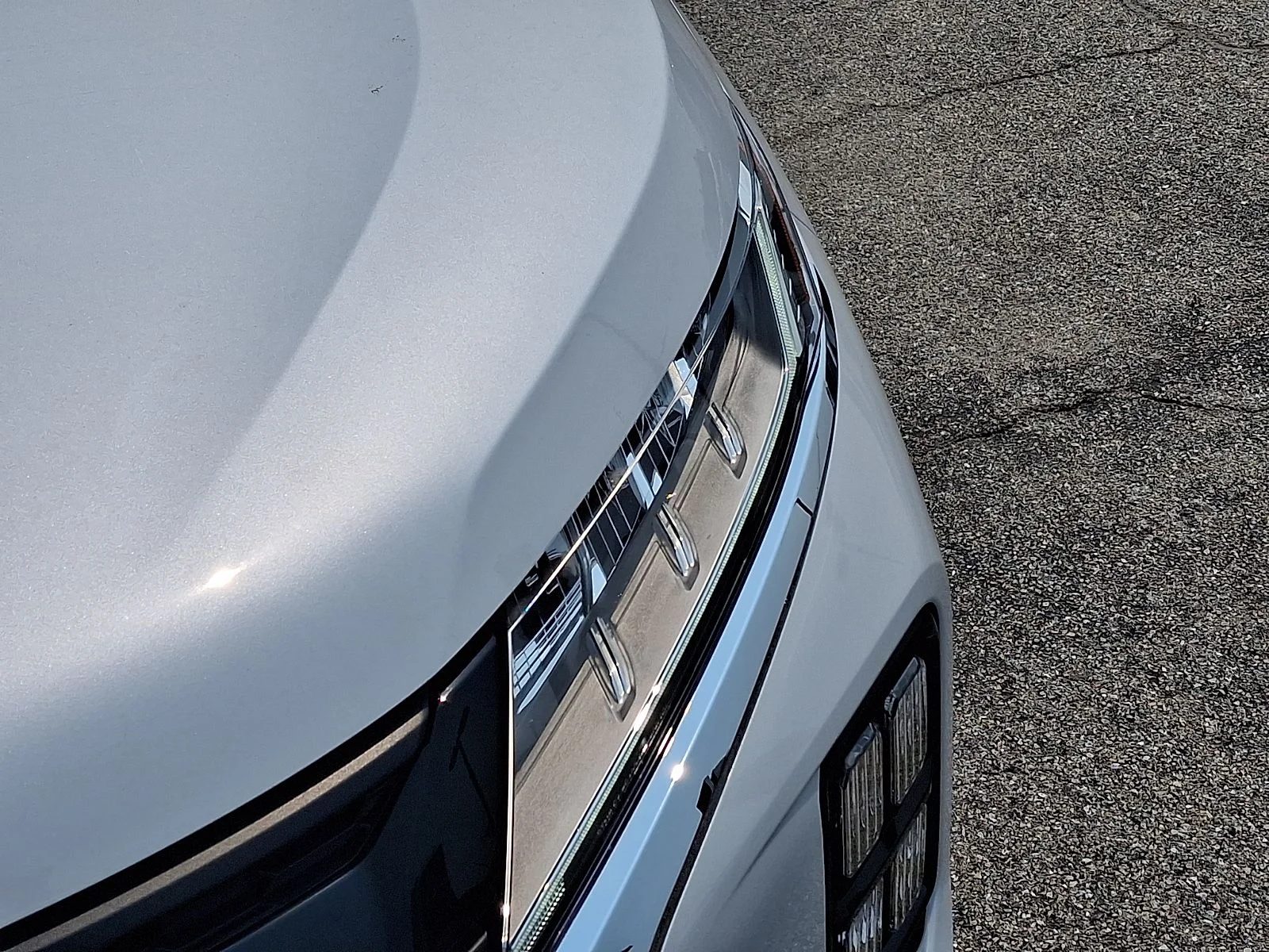 New 2026 White Mitsubishi 2.0 LE image 7