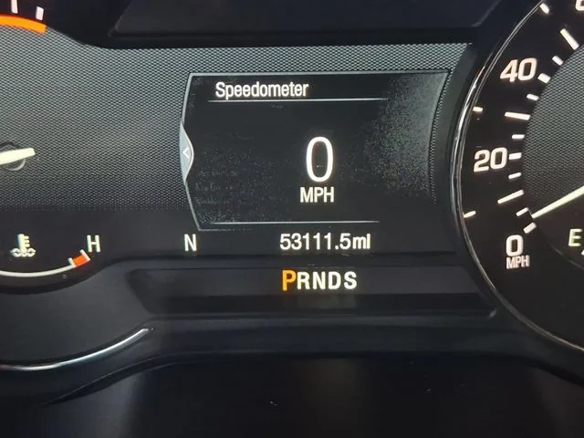 Used 2017 Silver Lincoln Reserve image 21