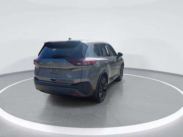 Used 2023 Gray Nissan SV image 8