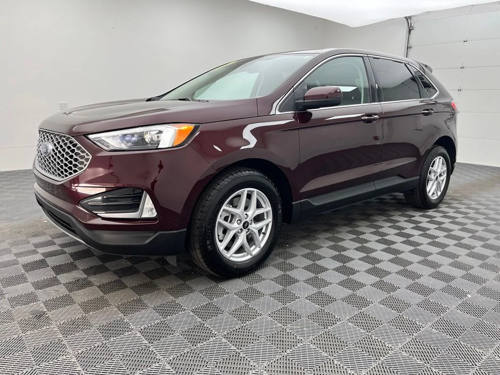Used 2023 Red Ford SEL image 14