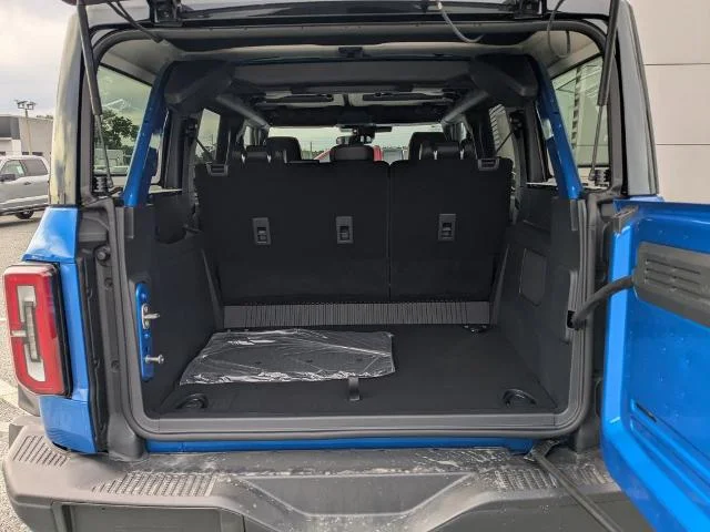 New 2026 Velocity Blue Metallic Ford Badlands® image 40