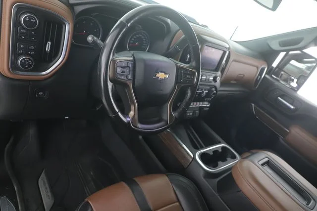 Used 2022 White Chevrolet High Country image 18