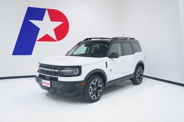 Used 2023  Ford Outer Banks image 1