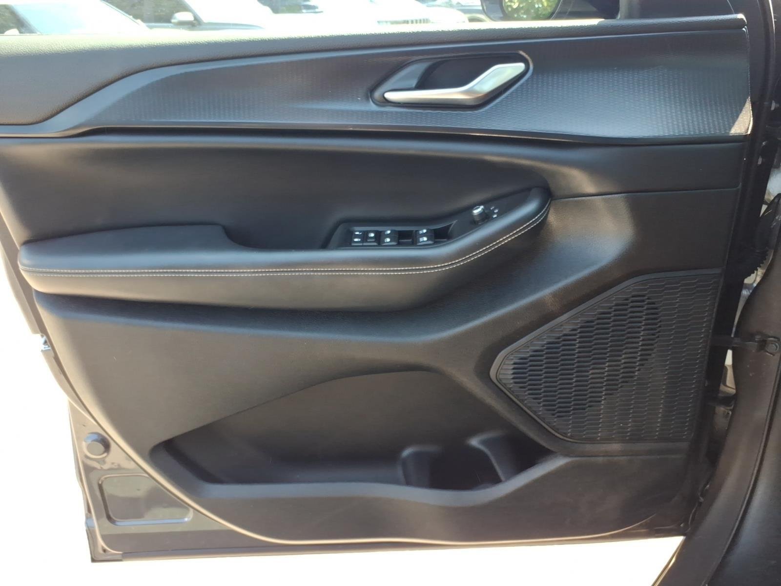Used 2023 Baltic Gray Metallic Clearcoat Jeep Altitude image 28