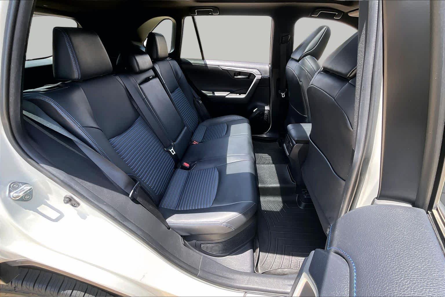 Used 2021 Blizzard Pearl/Midnight Black Metallic Toyota Hybrid XSE image 18
