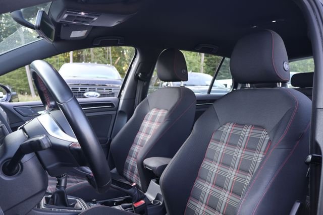 Used 2016 Black Volkswagen S image 13