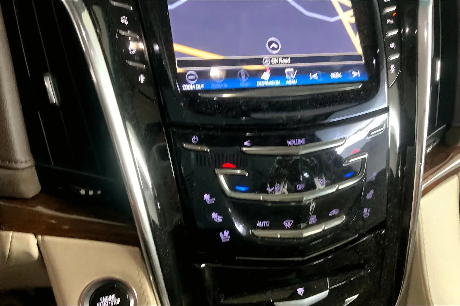 Used 2016 Crystal White Tricoat Cadillac Premium Collection image 31