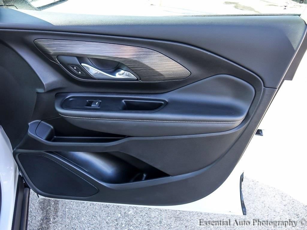 2023 GMC TERRAIN - Image 25