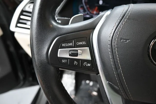 Used 2020 Black BMW sDrive40i image 35