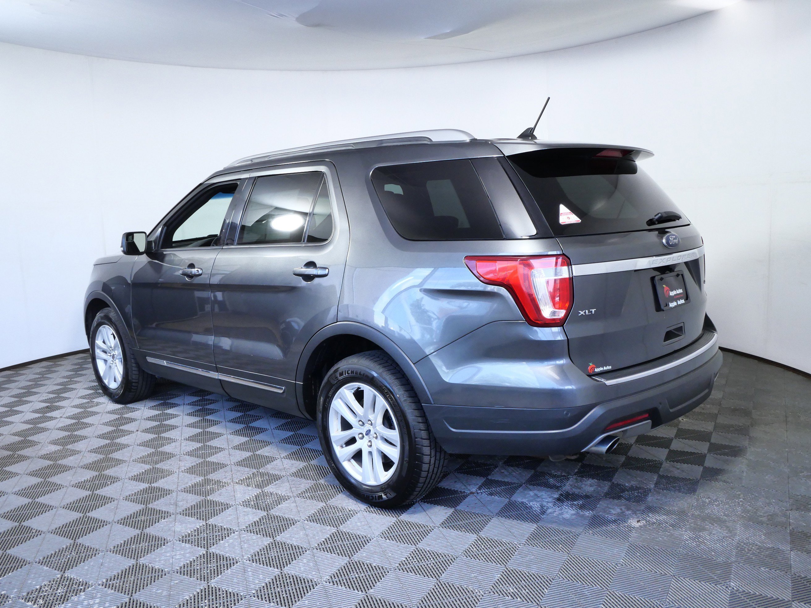 Certified Used 2018 Magnetic Ford XLT image 6