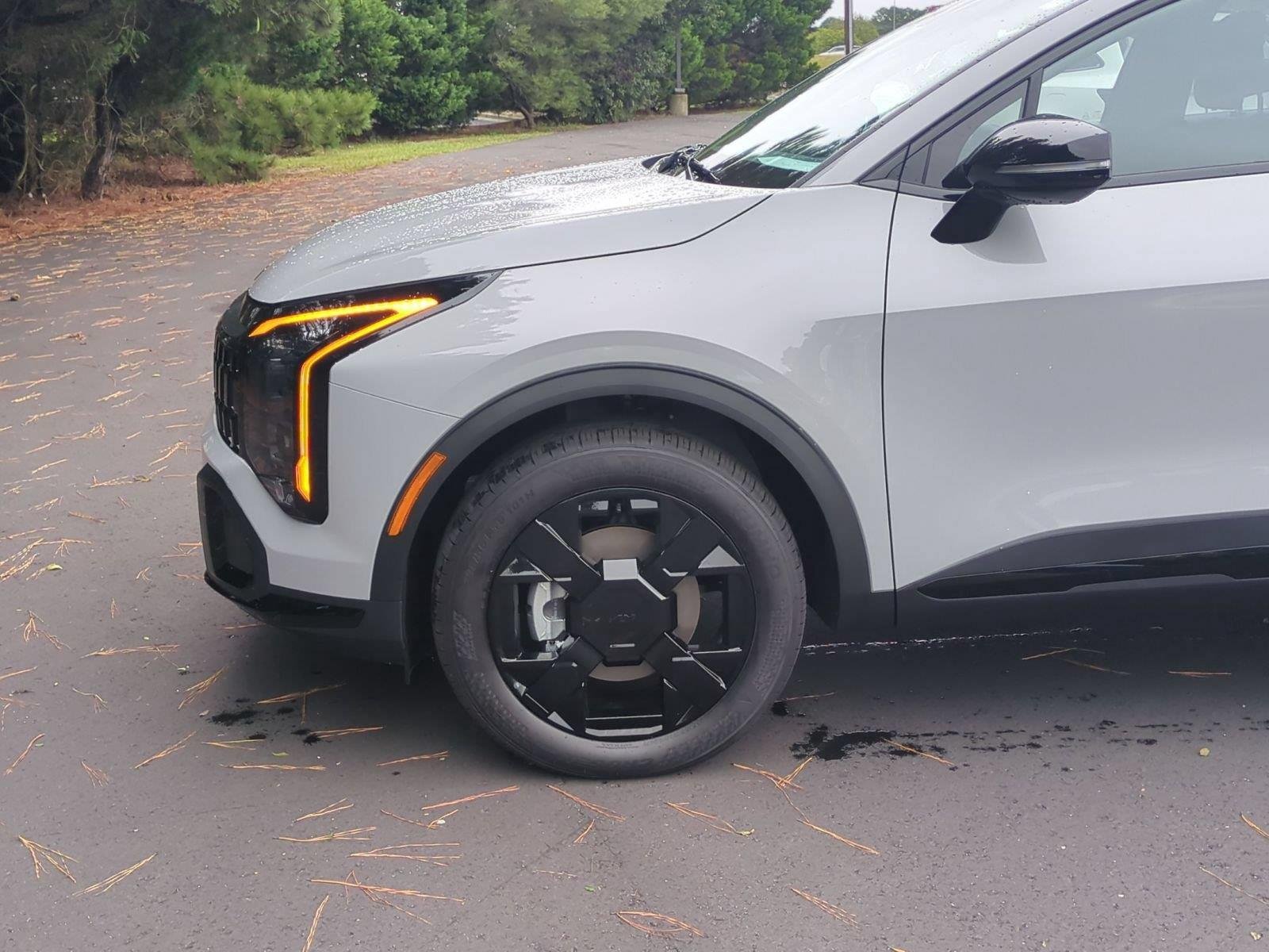 New 2027 WOLF GRAY KIA  image 10