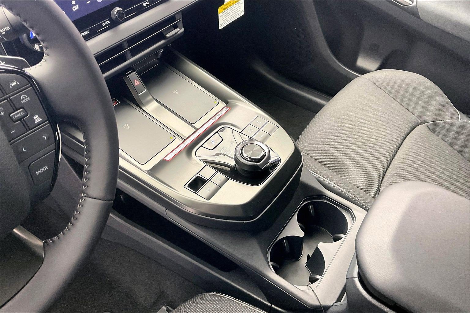 2026 Toyota C-HR SE - Photo 8