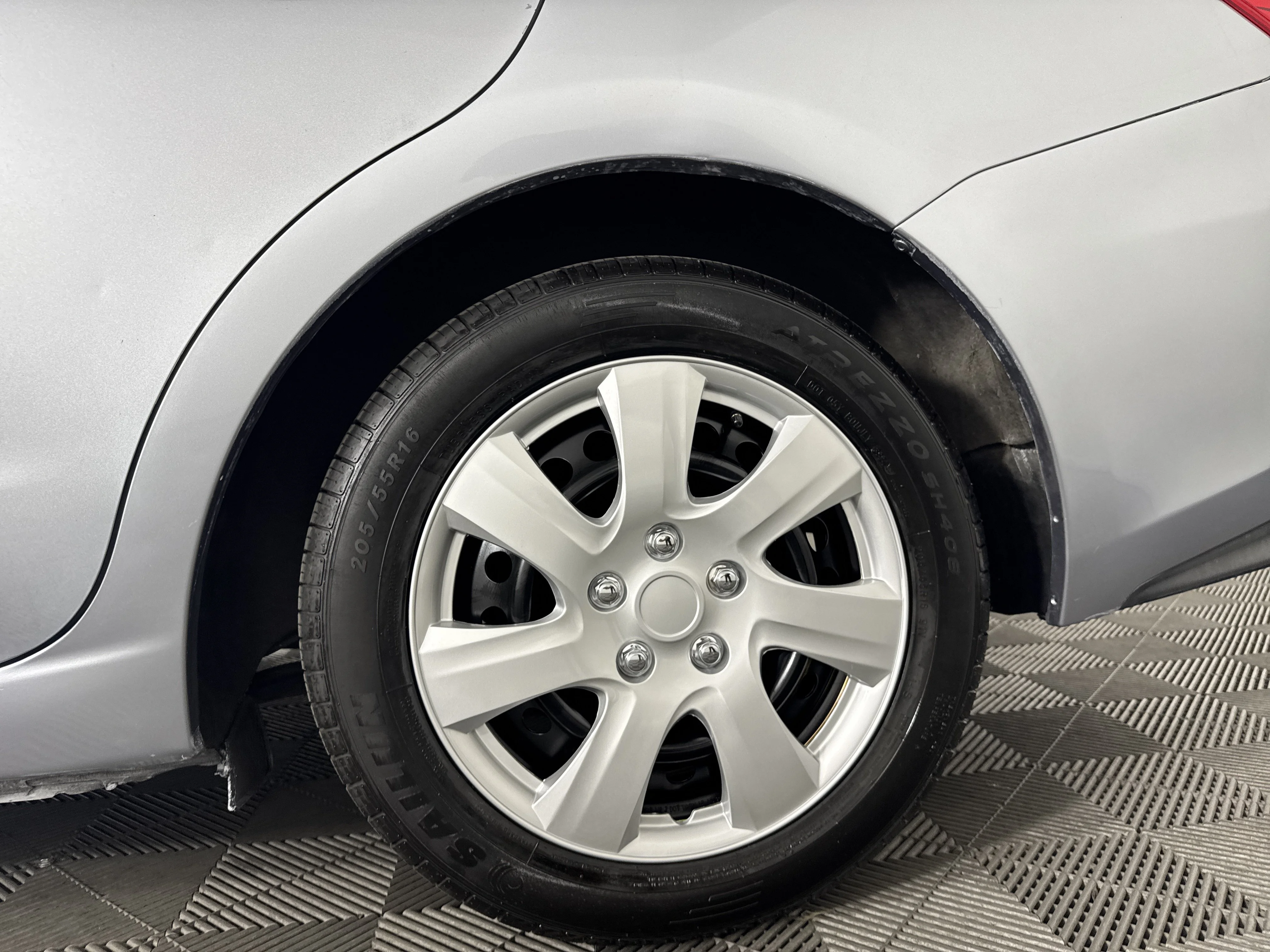 Used 2020 Ice Silver Metallic Subaru Base image 20