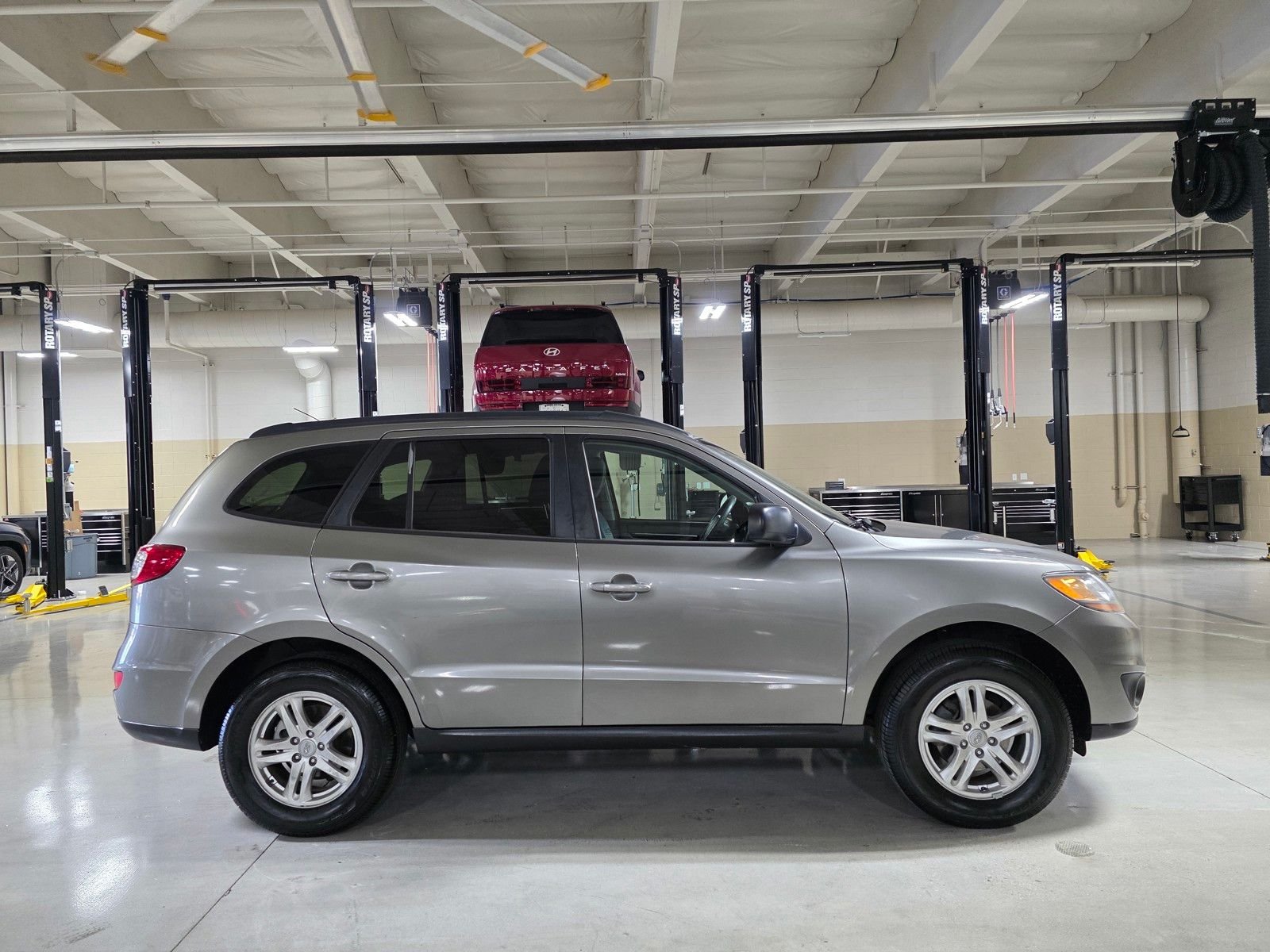 Used 2011 Mineral Gray Hyundai GLS image 8