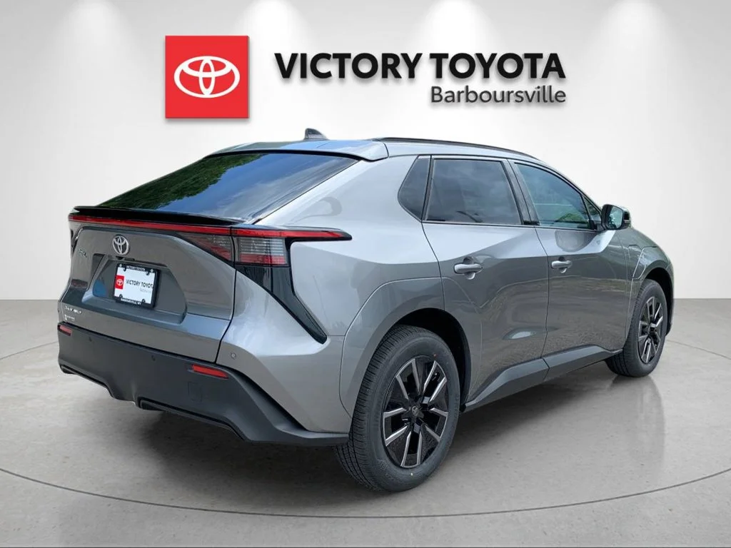 Used 2026  Toyota XLE image 7