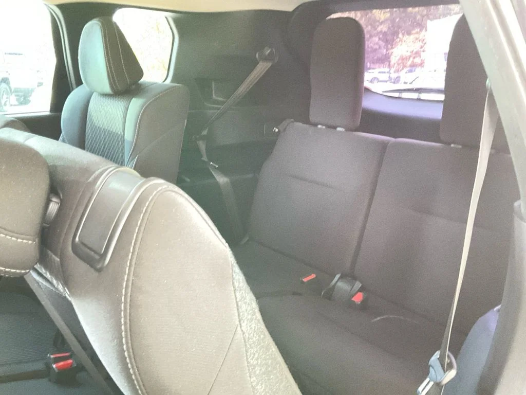 Used 2022 Black Mitsubishi ES image 27