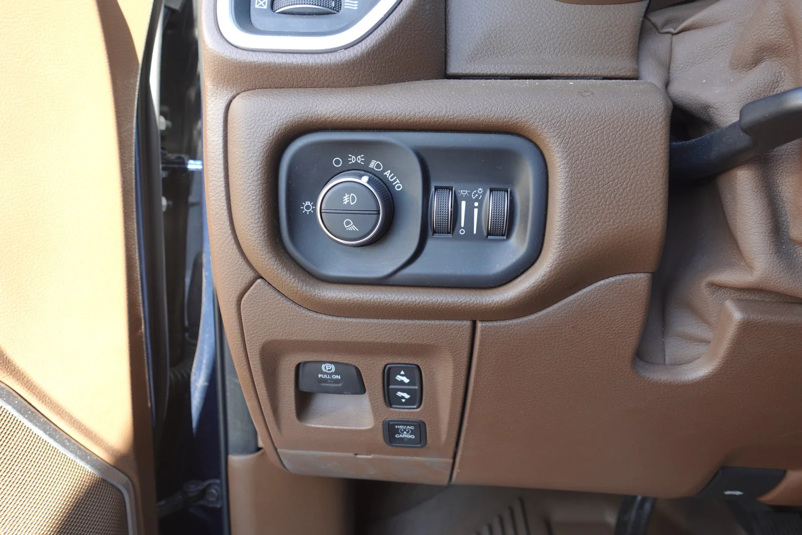 Used 2020 Patriot Blue Pearlcoat Ram Laramie image 18