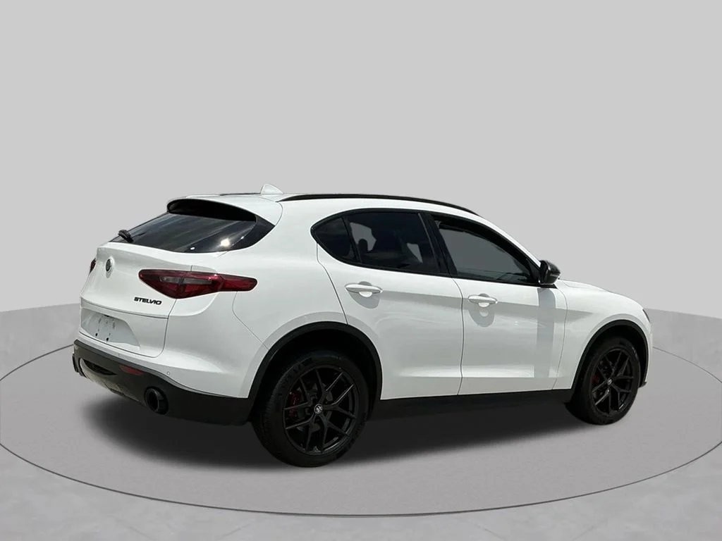Used 2019 White Alfa Romeo Base image 12