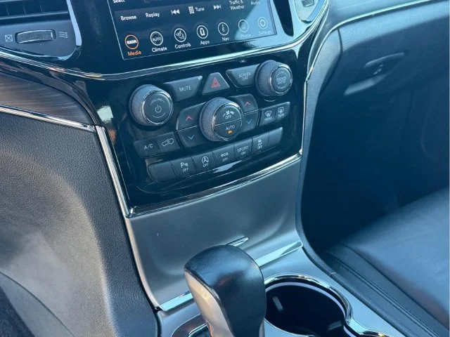 Used 2022 White Jeep Limited image 28