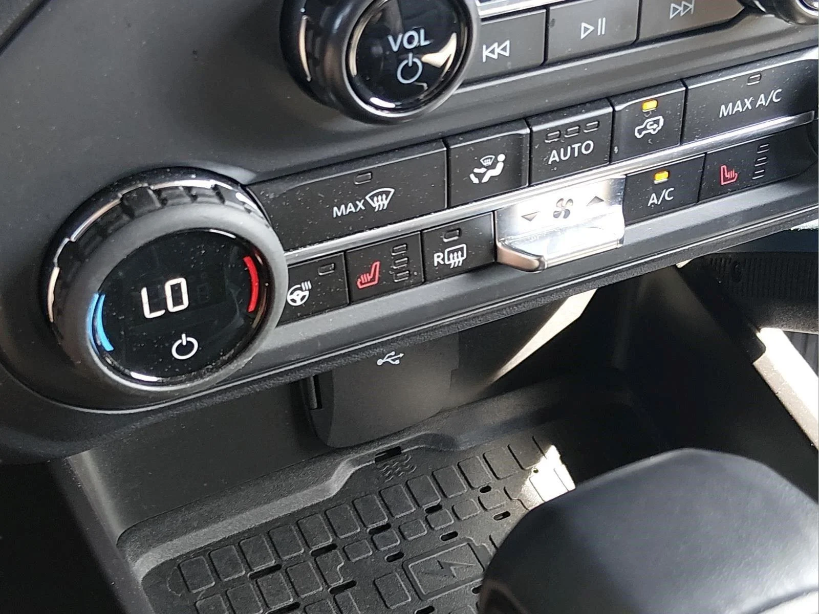 Used 2024 Shadow Black Ford Wildtrak image 25