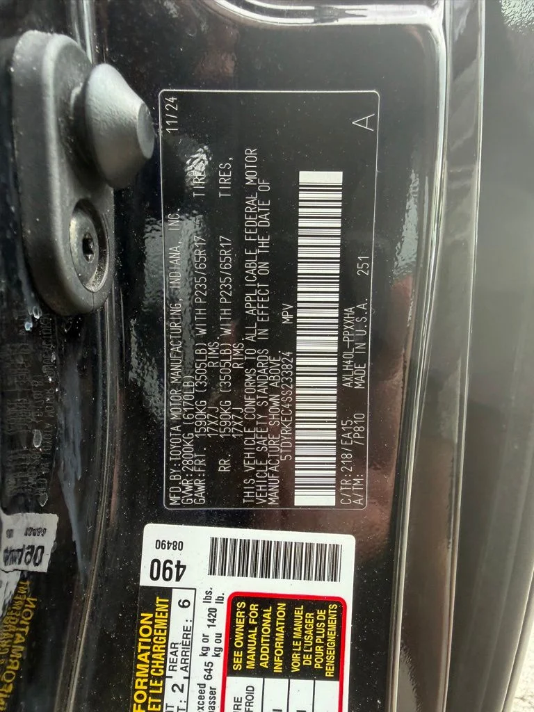 Used 2025 Midnight Black Metallic Toyota XLE image 26