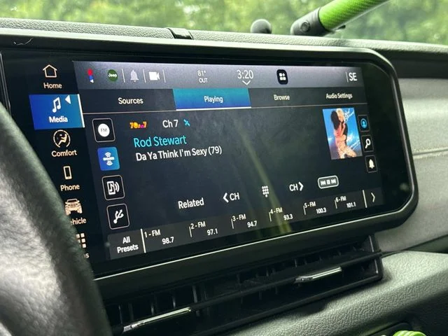 Used 2025  Jeep Nighthawk image 3