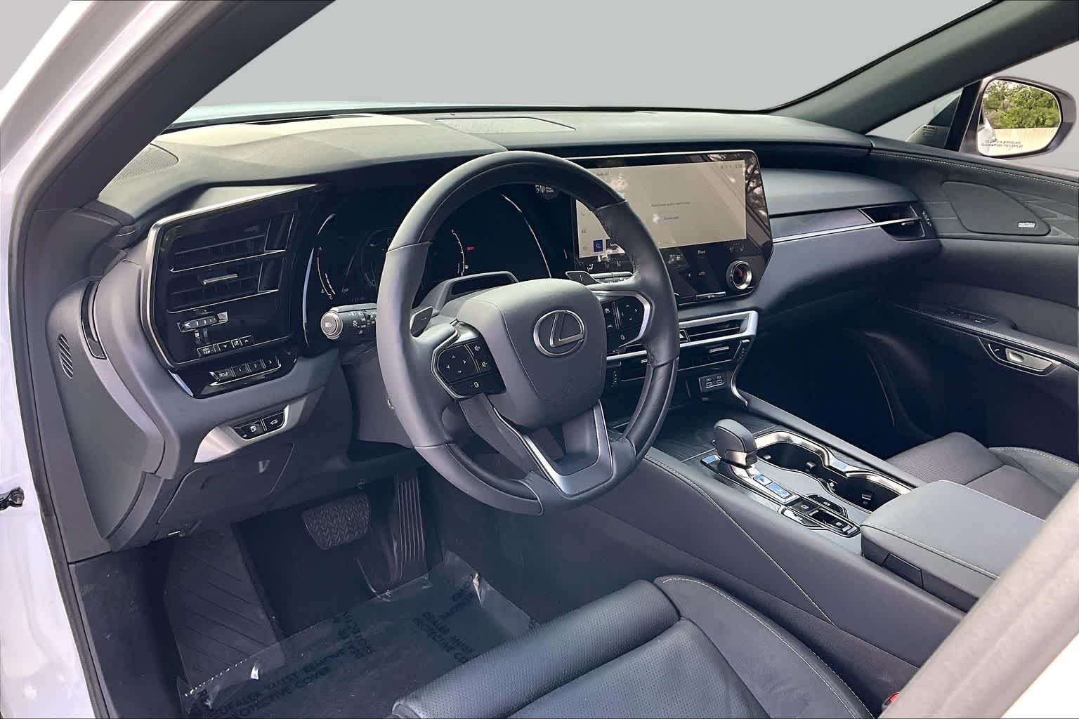 Used 2023 Eminent White Pearl Lexus Luxury image 17