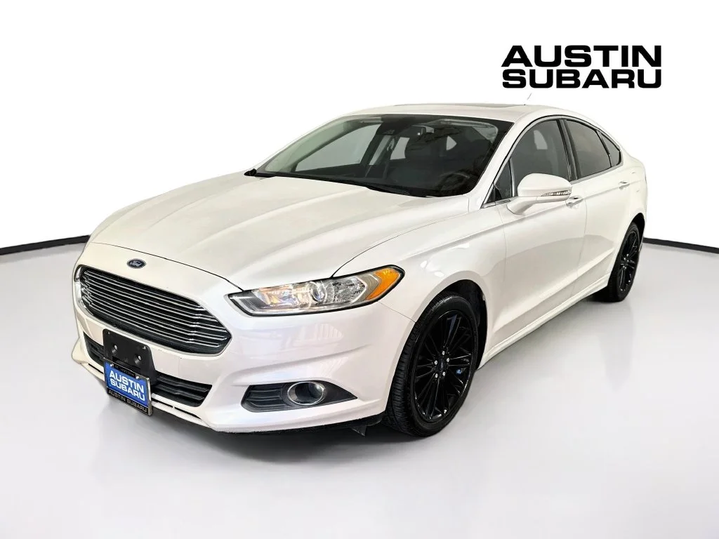 Used 2016 White Ford SE image 3