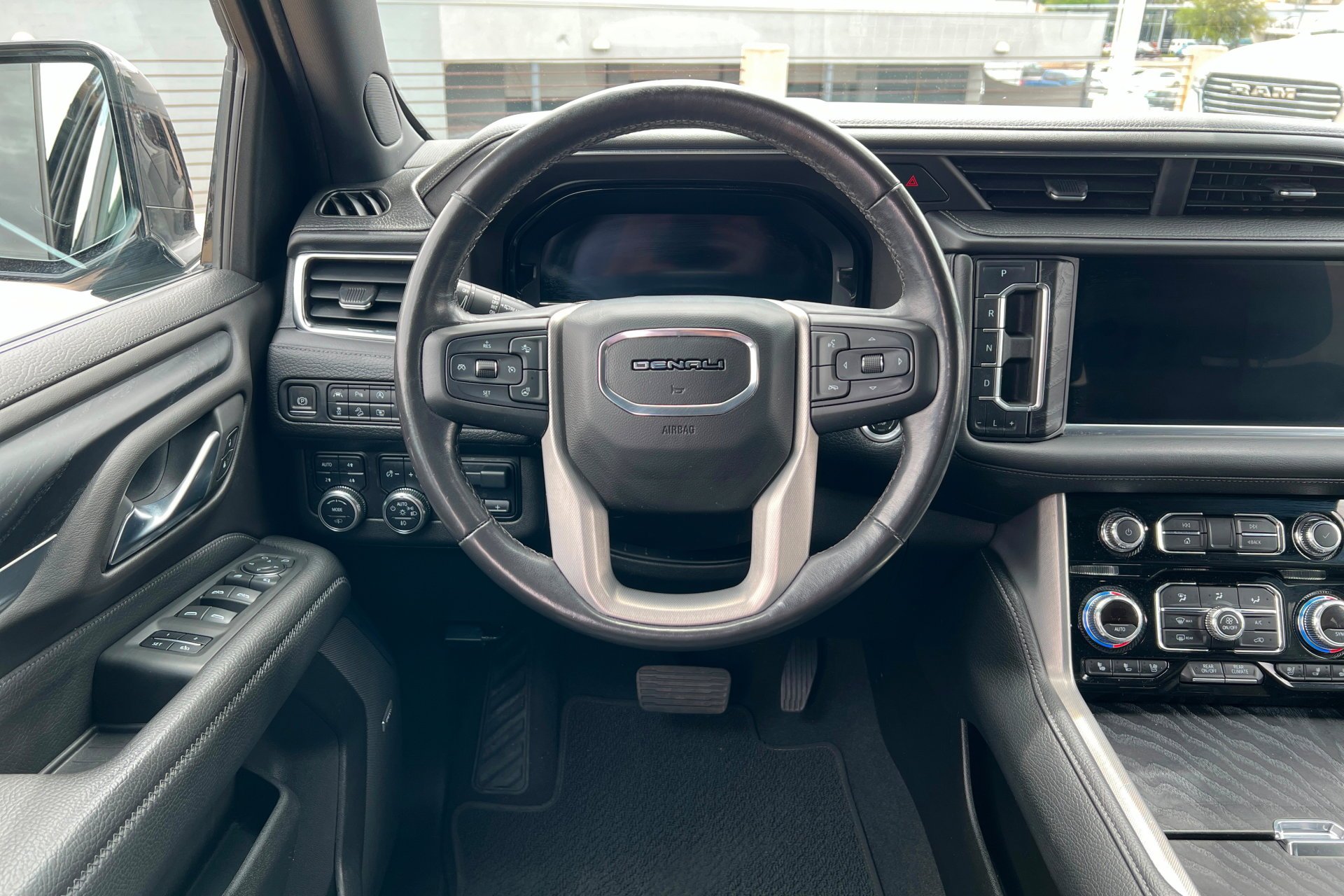 Used 2022 Onyx Black GMC Denali image 13