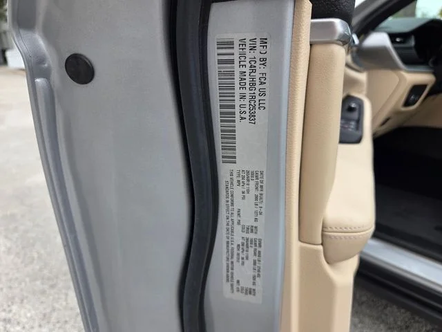 Certified Used 2024 Silver Jeep Limited image 21