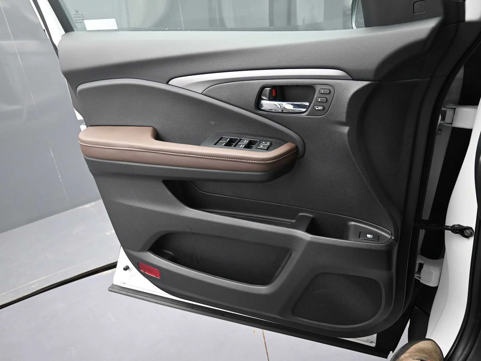 New 2026 Platinum White Pearl Honda RTL image 12