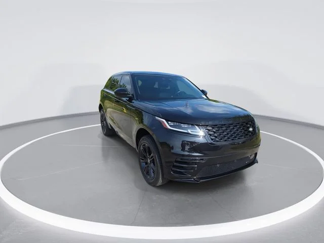 Used 2023 Black Land Rover R-Dynamic S image 2