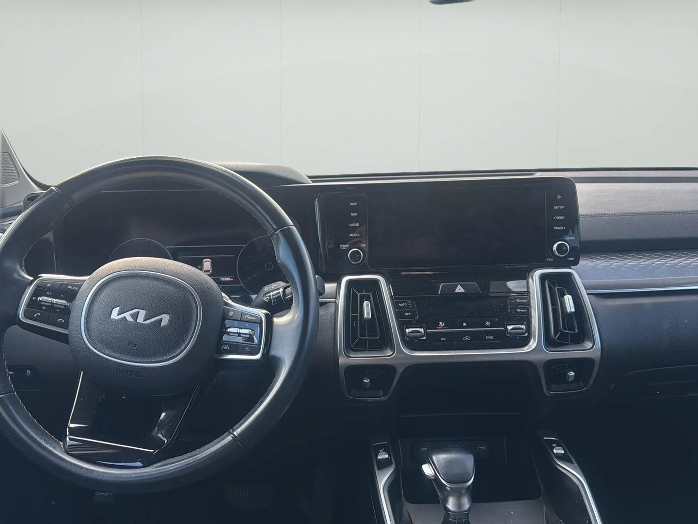 Used 2022 Glacial White Pearl Kia S image 8